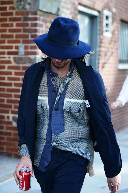 Isaac Larose, photographié par Tommy Ton lors de la NYFW 2013.